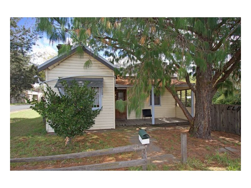 132 Douglas Street, Armidale NSW 2350