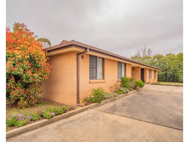 2/7 Duval Street, Armidale NSW 2350
