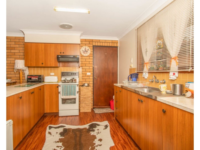 2/7 Duval Street, Armidale NSW 2350
