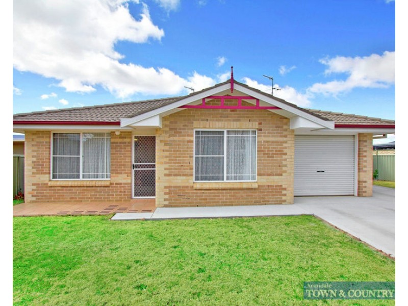 13a Grills Place, Armidale NSW 2350