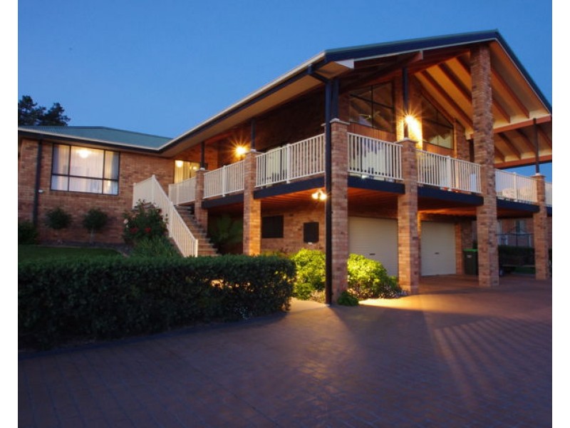 24 McCarthy Crescent, Armidale NSW 2350