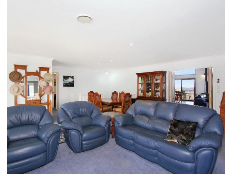 24 McCarthy Crescent, Armidale NSW 2350