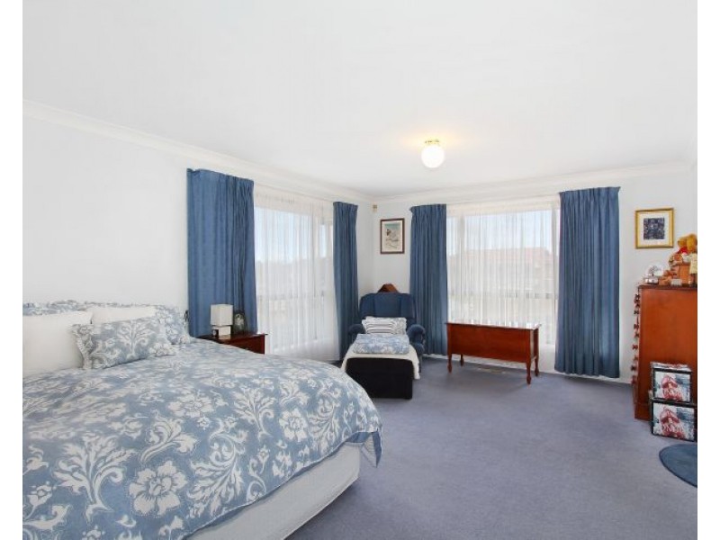 24 McCarthy Crescent, Armidale NSW 2350