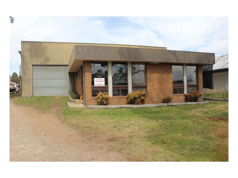 14 Webb Place, Armidale NSW 2350