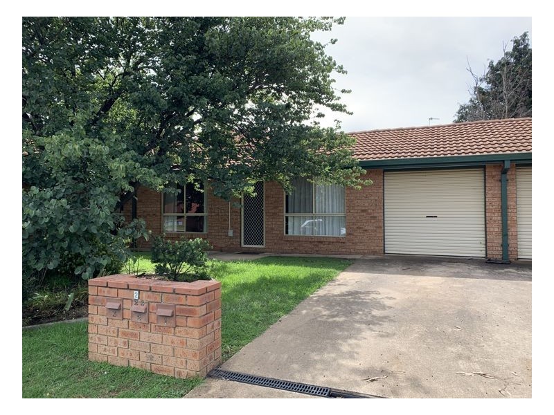 2/20 White Avenue, Armidale NSW 2350
