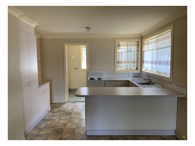 2/20 White Avenue, Armidale NSW 2350