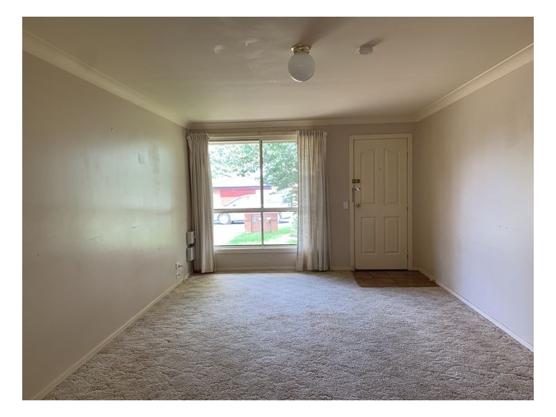 2/20 White Avenue, Armidale NSW 2350