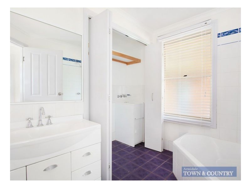 11 Reginald Avenue, Armidale NSW 2350