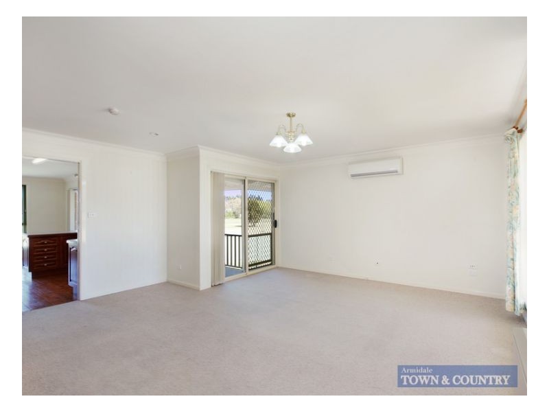 8 Chandler Close, Armidale NSW 2350