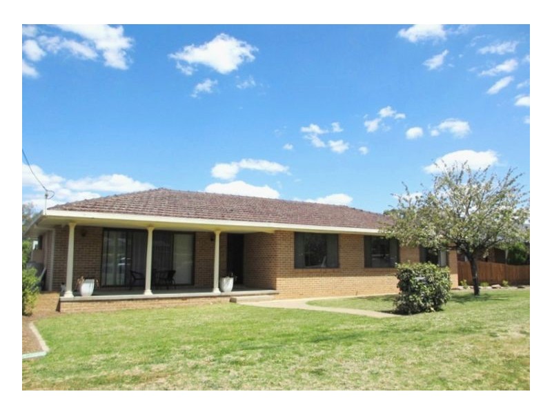 8 Watson Avenue, Armidale NSW 2350