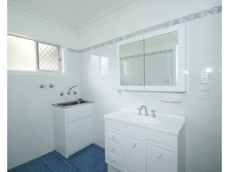 2/75 Queen Elizabeth Drive, Armidale NSW 2350