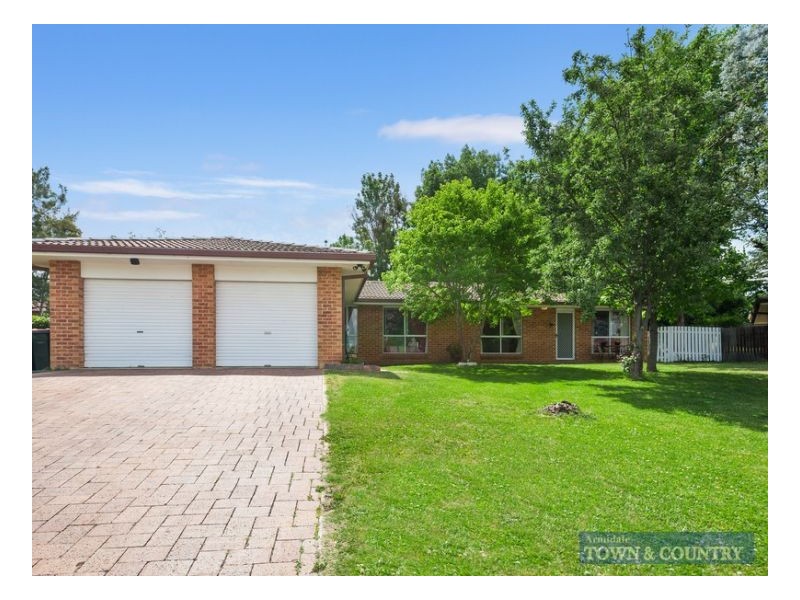 9 Howard Place, Armidale NSW 2350