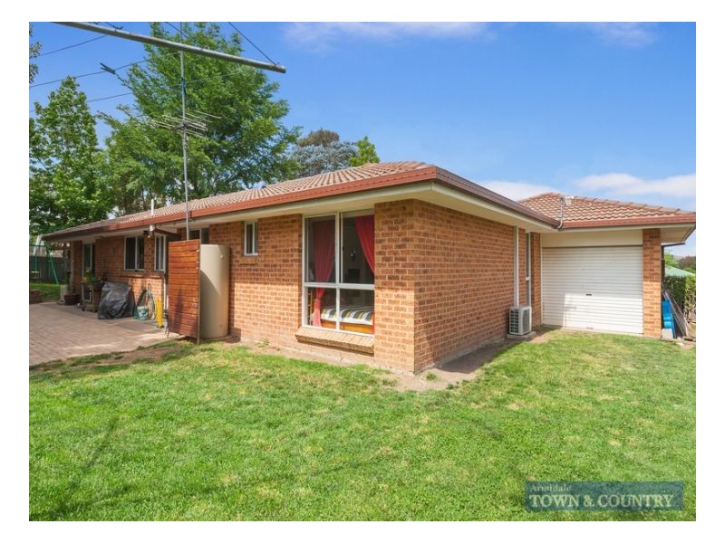9 Howard Place, Armidale NSW 2350