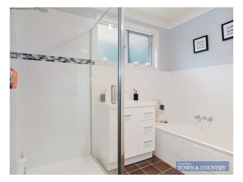 9 Howard Place, Armidale NSW 2350