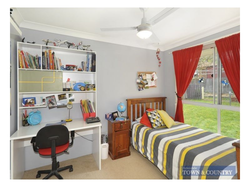 9 Howard Place, Armidale NSW 2350