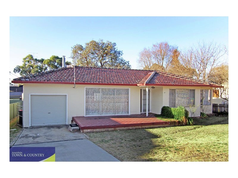 39 Hargrave Street, Armidale NSW 2350