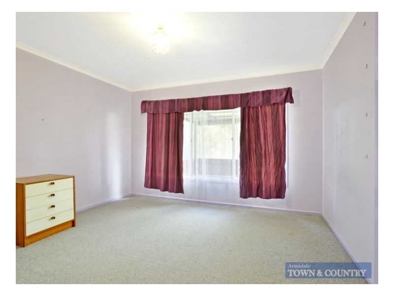 22 James Avenue, Armidale NSW 2350