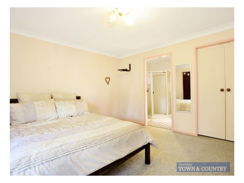 22 James Avenue, Armidale NSW 2350