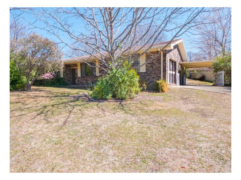 11 Kathleen Crescent, Armidale NSW 2350