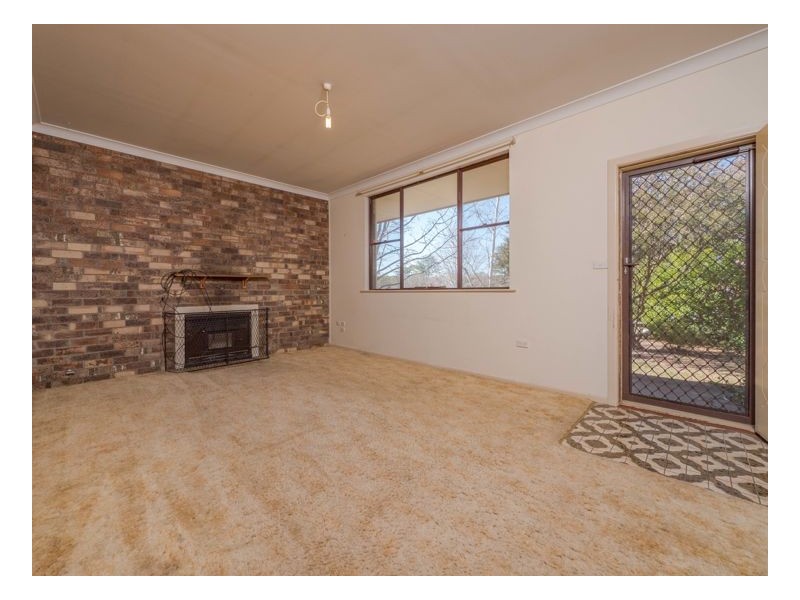 11 Kathleen Crescent, Armidale NSW 2350