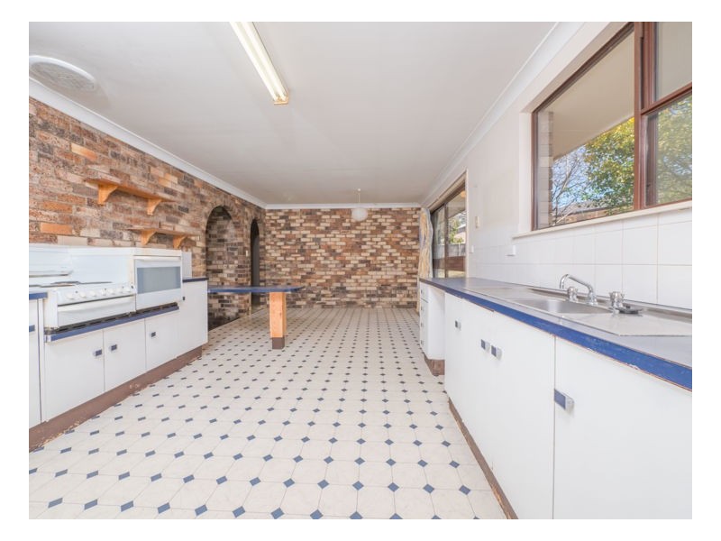 11 Kathleen Crescent, Armidale NSW 2350