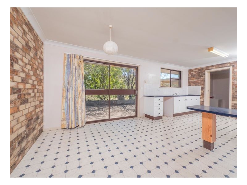 11 Kathleen Crescent, Armidale NSW 2350