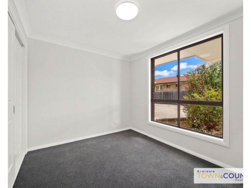 2/18 Northey Drive, Armidale NSW 2350