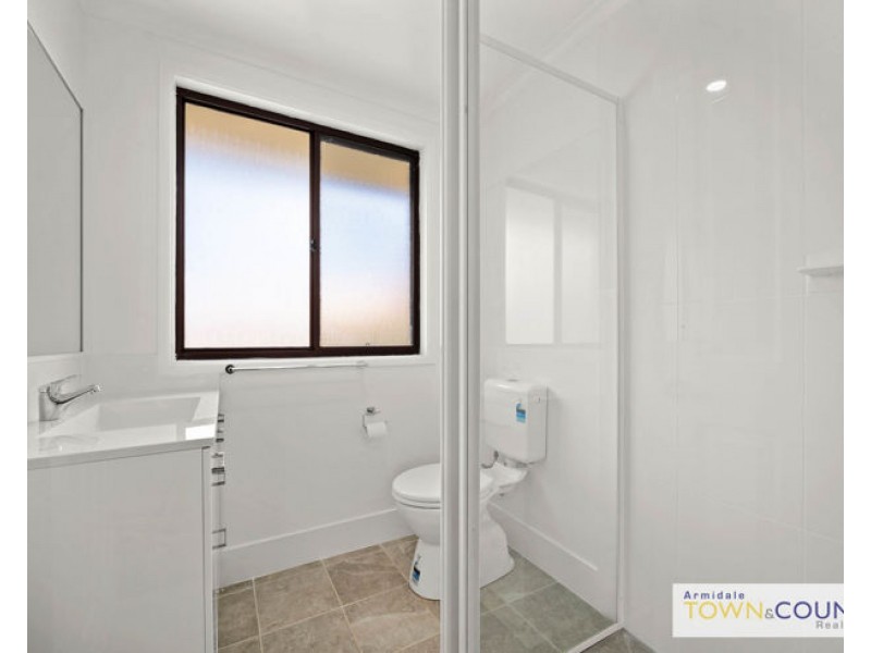 2/18 Northey Drive, Armidale NSW 2350