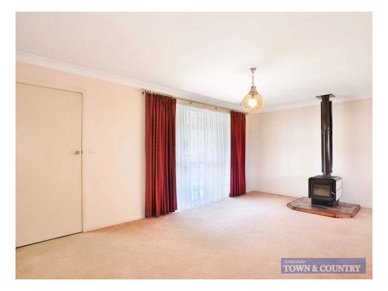 2 Howard Place, Armidale NSW 2350