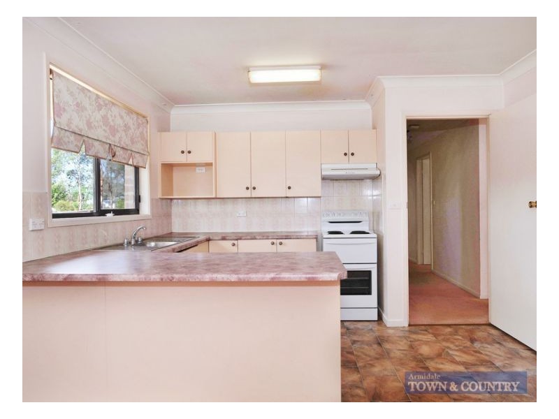 2 Howard Place, Armidale NSW 2350