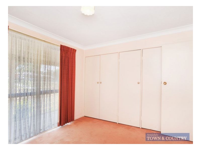 2 Howard Place, Armidale NSW 2350