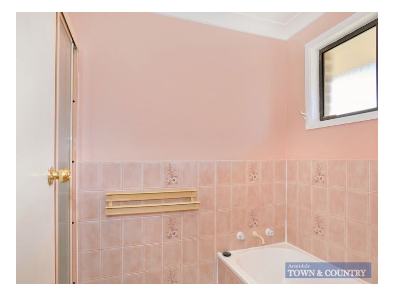 2 Howard Place, Armidale NSW 2350