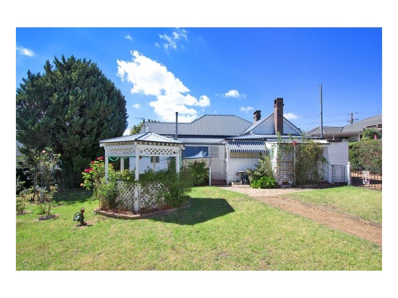 176 Marsh Street, Armidale NSW 2350