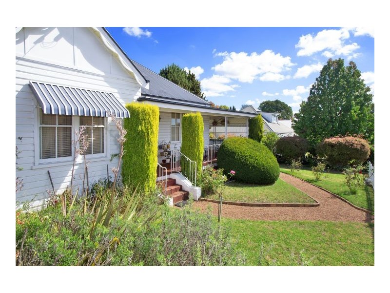 176 Marsh Street, Armidale NSW 2350