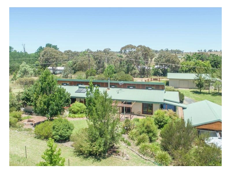 21 Roseneath Lane, Armidale NSW 2350
