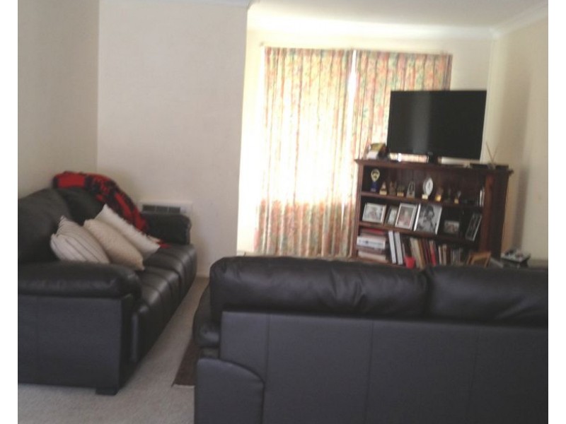 2/5 Northey Drive, Armidale NSW 2350