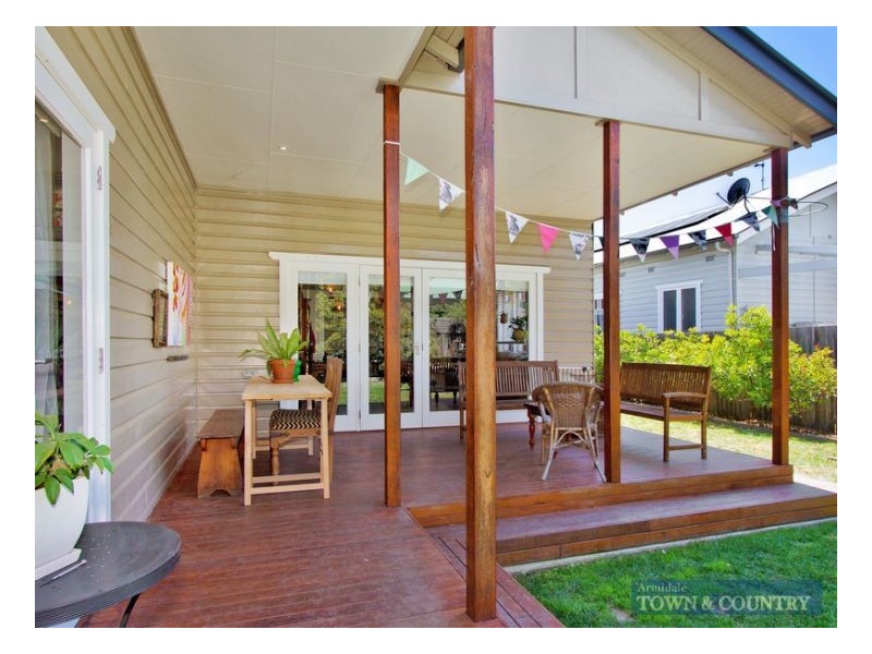 142 Barney Street, Armidale NSW 2350