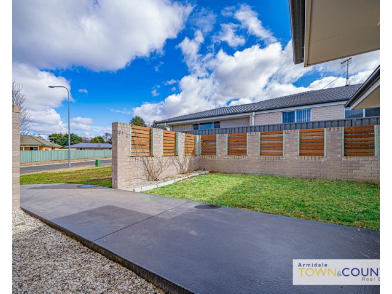 22 Albion Close, Armidale NSW 2350