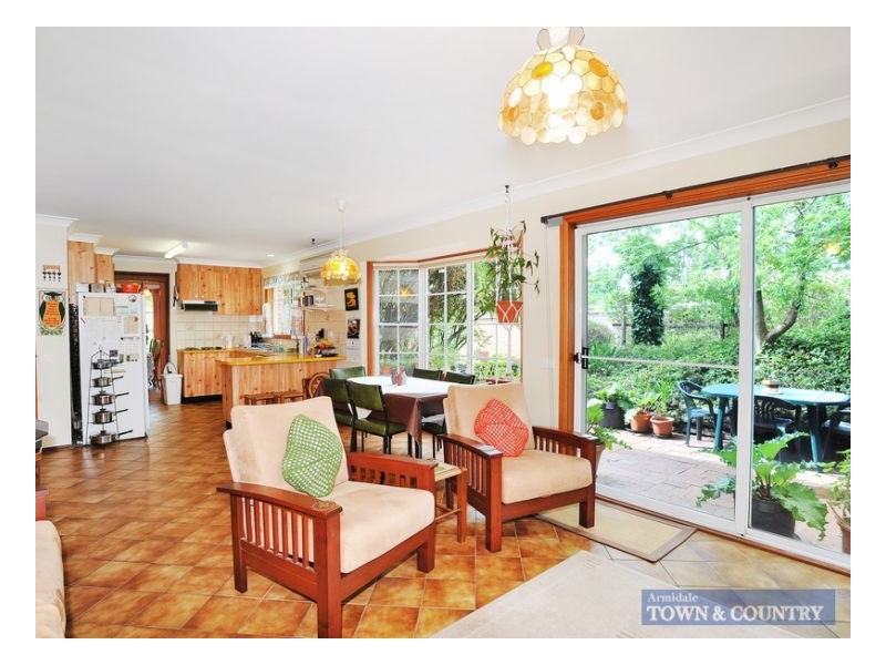 14 Bishop Crescent, Armidale NSW 2350