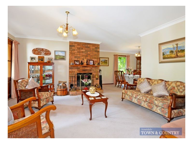 14 Bishop Crescent, Armidale NSW 2350
