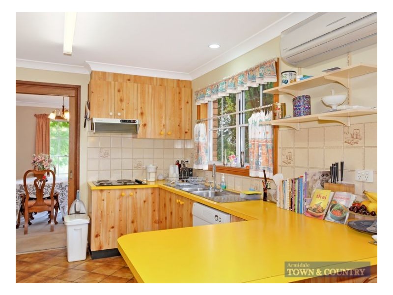 14 Bishop Crescent, Armidale NSW 2350