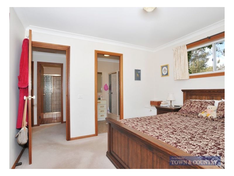 14 Bishop Crescent, Armidale NSW 2350