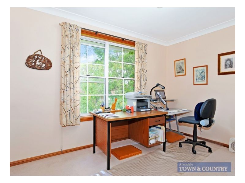 14 Bishop Crescent, Armidale NSW 2350