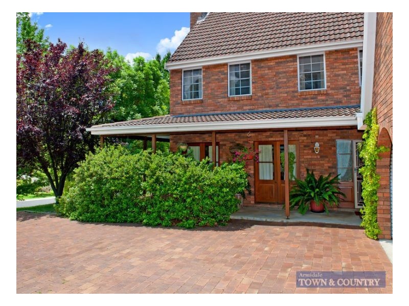 14 Bishop Crescent, Armidale NSW 2350