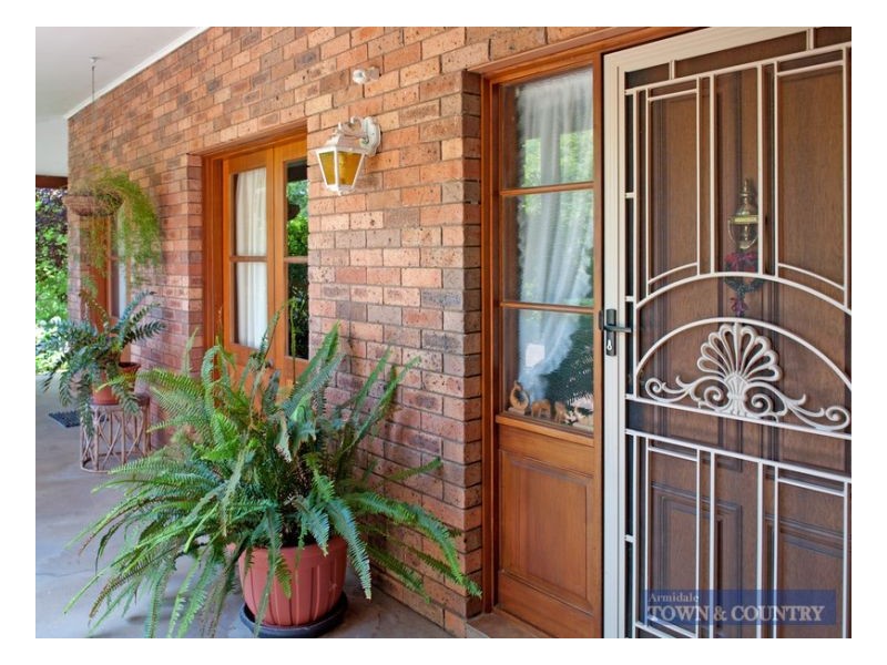 14 Bishop Crescent, Armidale NSW 2350