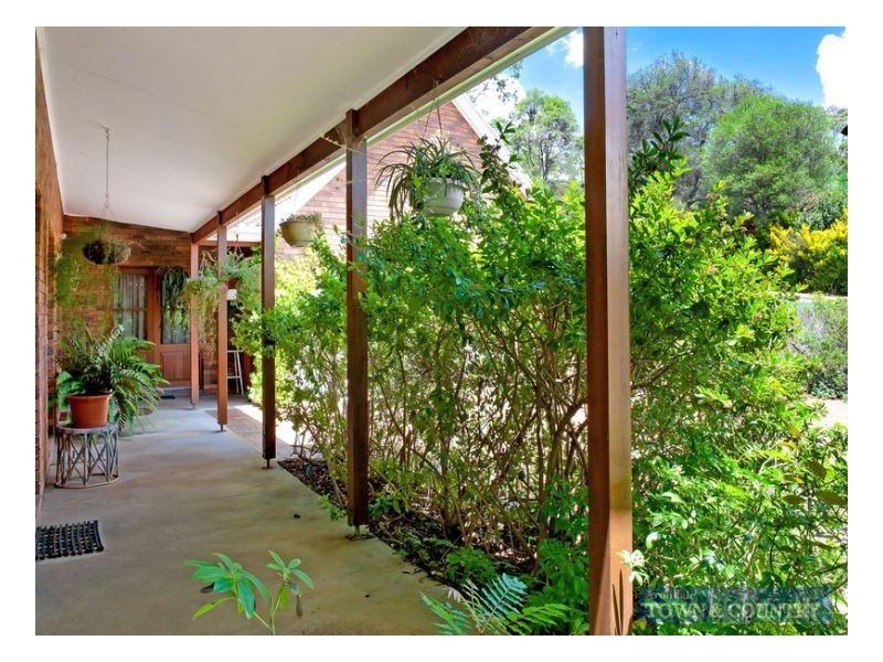 14 Bishop Crescent, Armidale NSW 2350