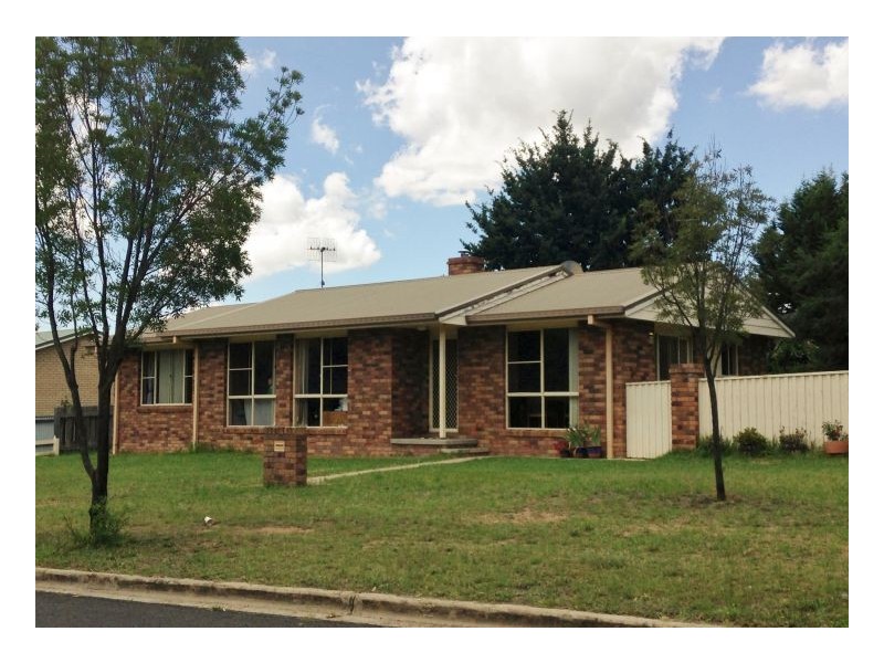 32 Watson Avenue, Armidale NSW 2350