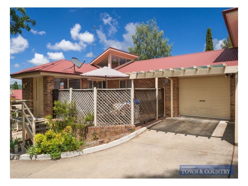 2/7 Quin Avenue, Armidale NSW 2350