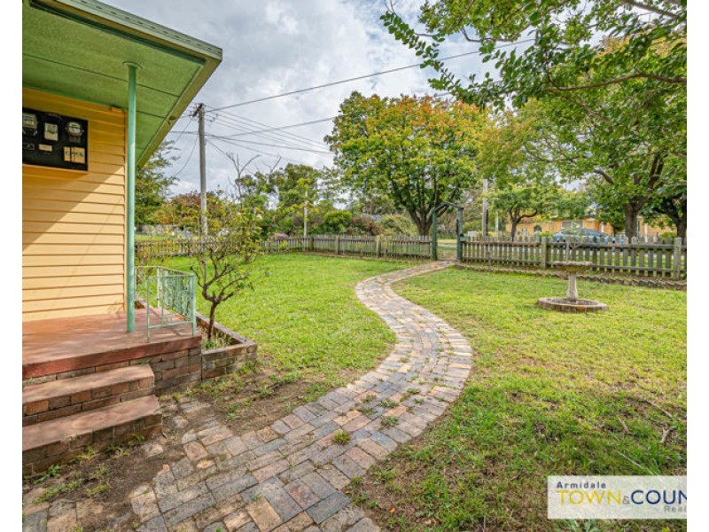 94 Newton Street, Armidale NSW 2350