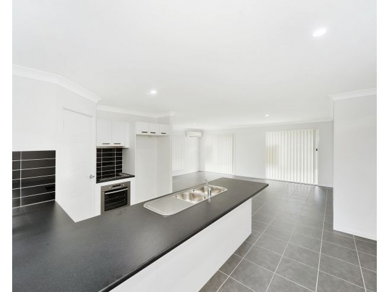 13 Golden Grove, Armidale NSW 2350